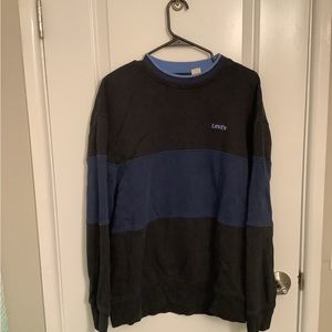 Levi’s Black and blue crewneck